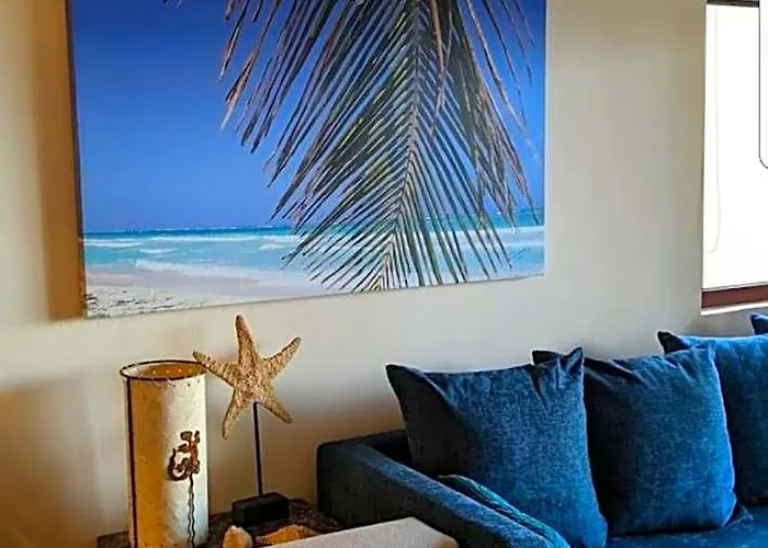 Ocean Front El Faro Reef 304 Aparthotel 4*
